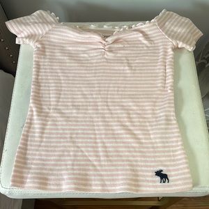 Girls know without tag Abercrombie shirt